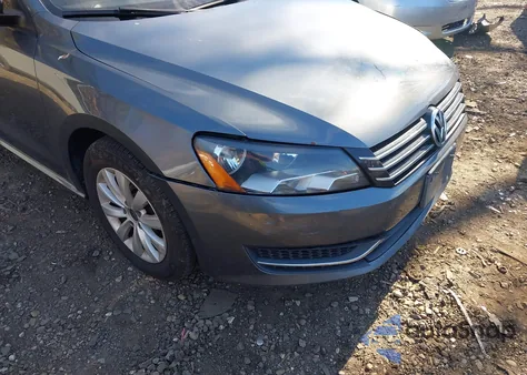 2013 Volkswagen Passat S z USA, uszkodzony, nr VIN 1VWAP7A33DC007754